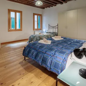 https://rialto-bridge-comodo-appartamento-in-centro-2.hotelinveneto.com